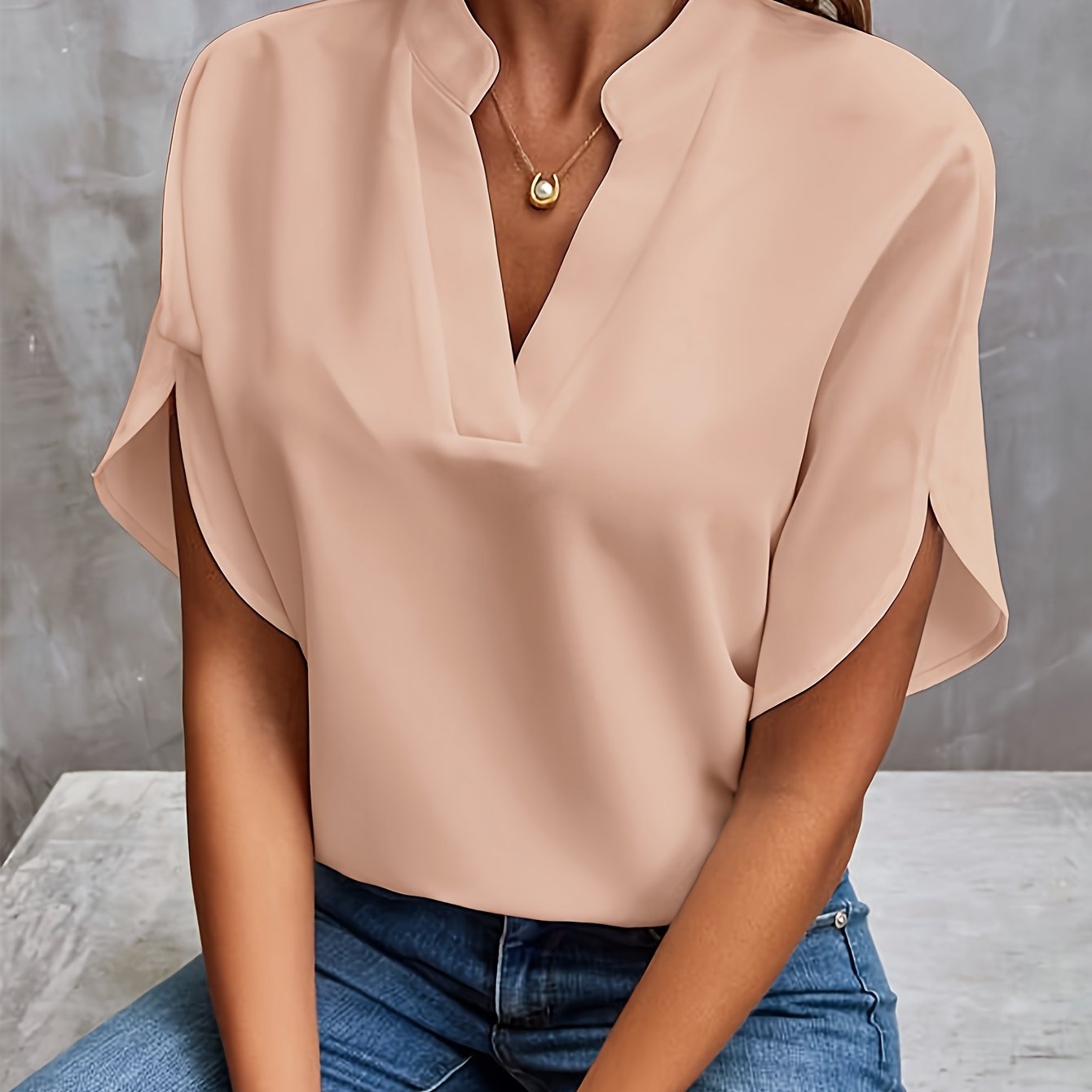 Carros - Light and Elegant Blouse
